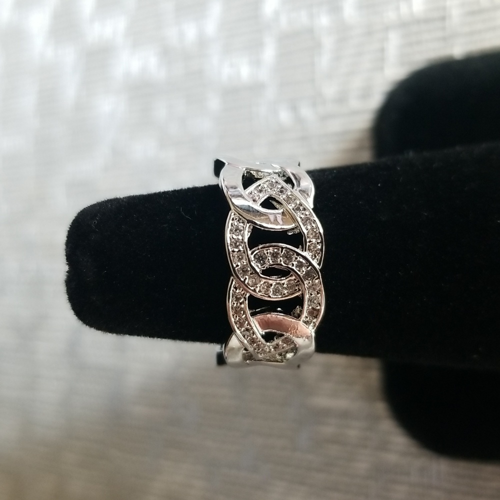 Size 6 ring silver tone with rhinestones
